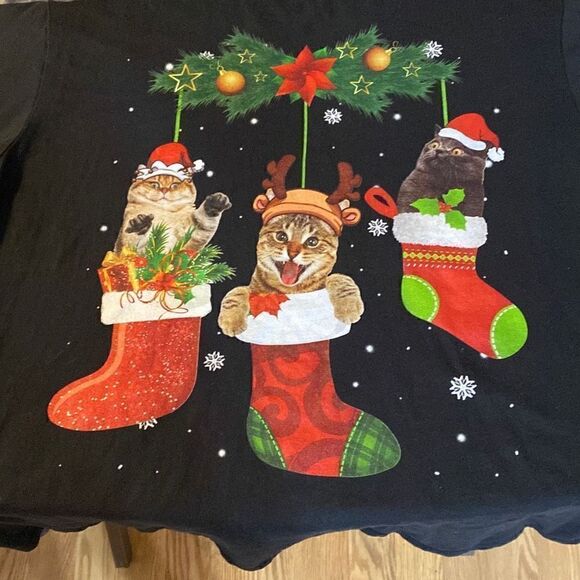 Cats in Christmas stockings trio t shirt size XL - Picture 1 of 5